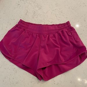 Lululemon Hotty Hot Low Rise Short 2.5"